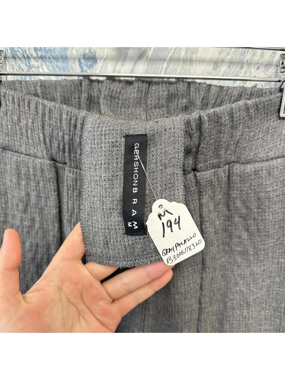 Minimalist grey comfy pants (M) - Picture 2 of 4